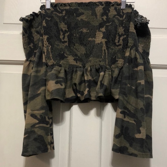 𝅺vintage Havana EST 1954 Camo Off-Shoulder Long Sleeve Top Small - Picture 2 of 7
